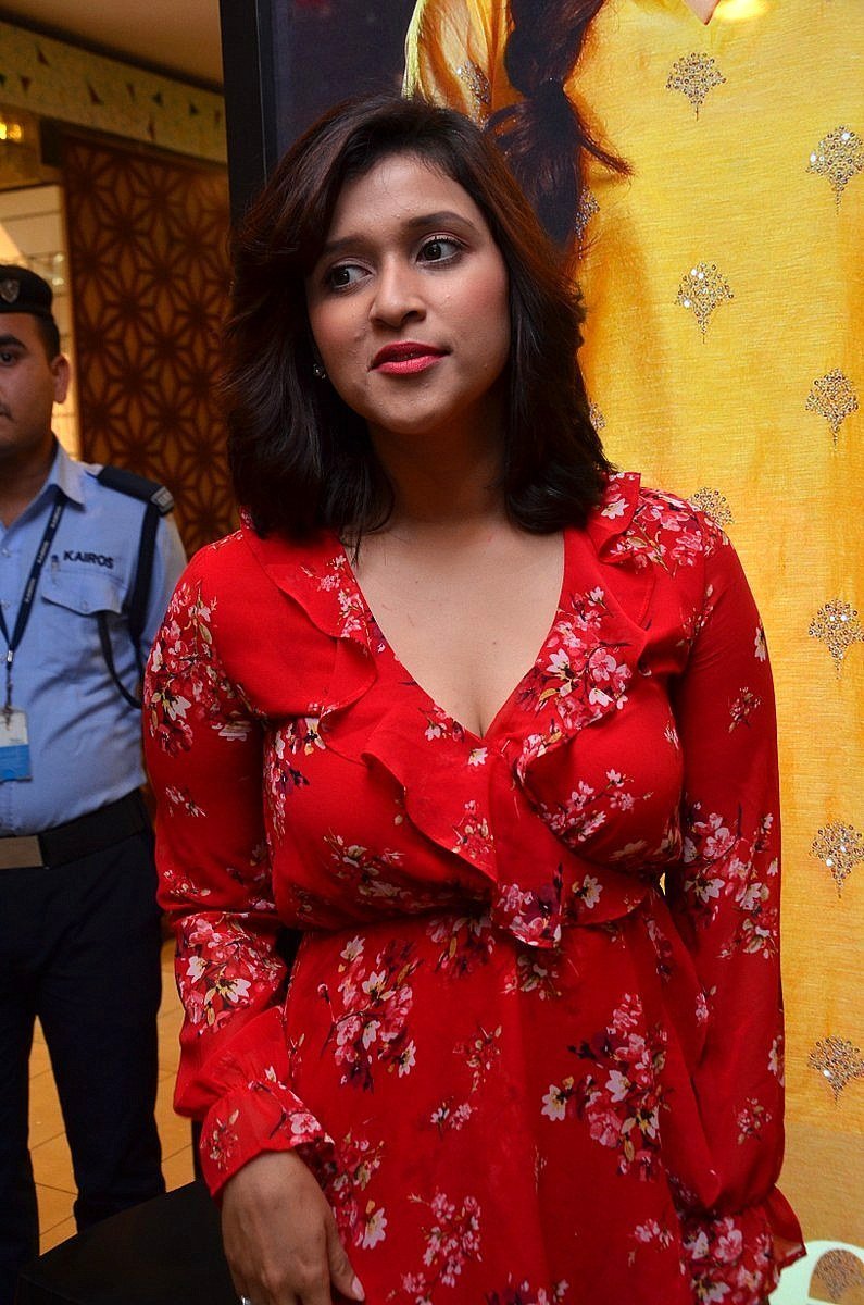 Actress Mannara Chopra at Breya Store Launch Photos | Picture 1522294