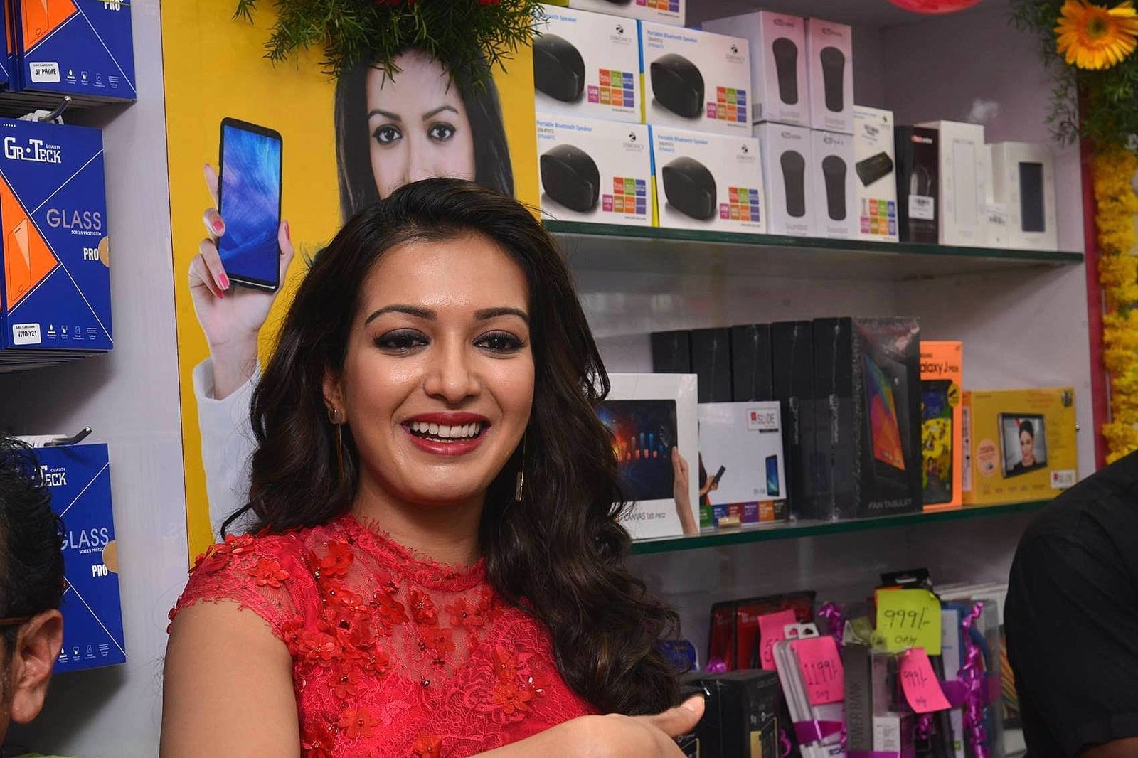Catherine Tresa Launches B New Mobile Store in Guntur Photos | Picture 1522555