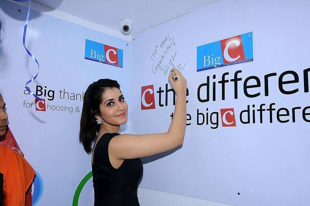 Raashi Khanna Launches Big C Mobile Store at Tirupathi Photos | Picture 1523284
