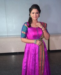 Shilpa Chakravarthy at Arjun Reddy Pre-Release Function Pictures | Picture 1523450