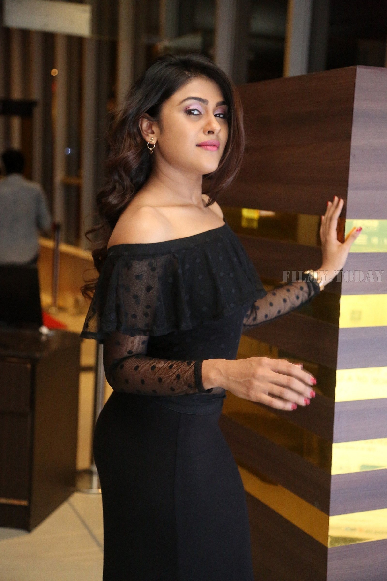 Actress Naira Shah at E Ee Premiere Show Photos | Picture 1553126