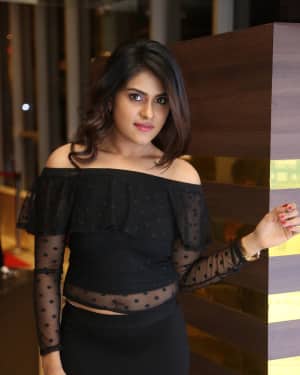 Actress Naira Shah at E Ee Premiere Show Photos | Picture 1553141