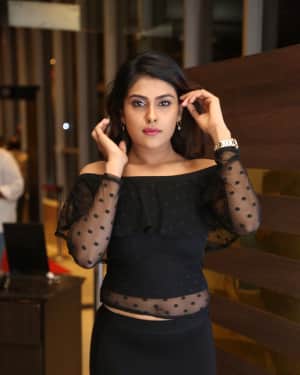 Actress Naira Shah at E Ee Premiere Show Photos | Picture 1553139