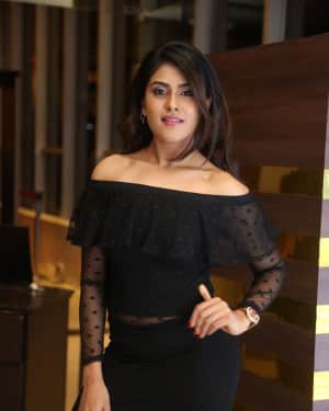 Actress Naira Shah at E Ee Premiere Show Photos | Picture 1553142
