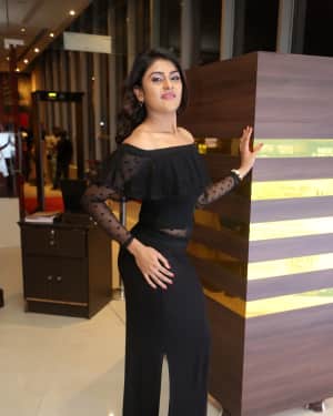 Actress Naira Shah at E Ee Premiere Show Photos | Picture 1553125