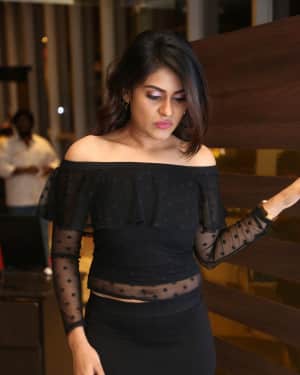 Actress Naira Shah at E Ee Premiere Show Photos | Picture 1553138