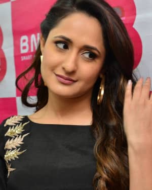 Actress Pragya Jaiswal launch B New Mobile store at Chilakaluripet Photos | Picture 1552667