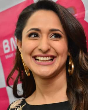 Actress Pragya Jaiswal launch B New Mobile store at Chilakaluripet Photos | Picture 1552680