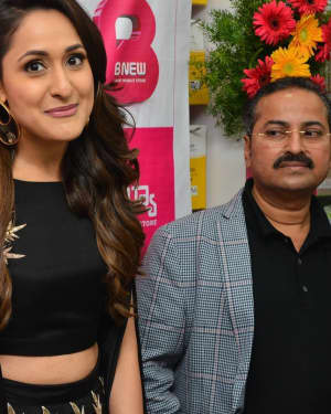 Actress Pragya Jaiswal launch B New Mobile store at Chilakaluripet Photos | Picture 1552664
