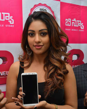 Actress Anu Emmanuel Inaugurates B New Mobile Store at Yemmiganur Photos | Picture 1555794
