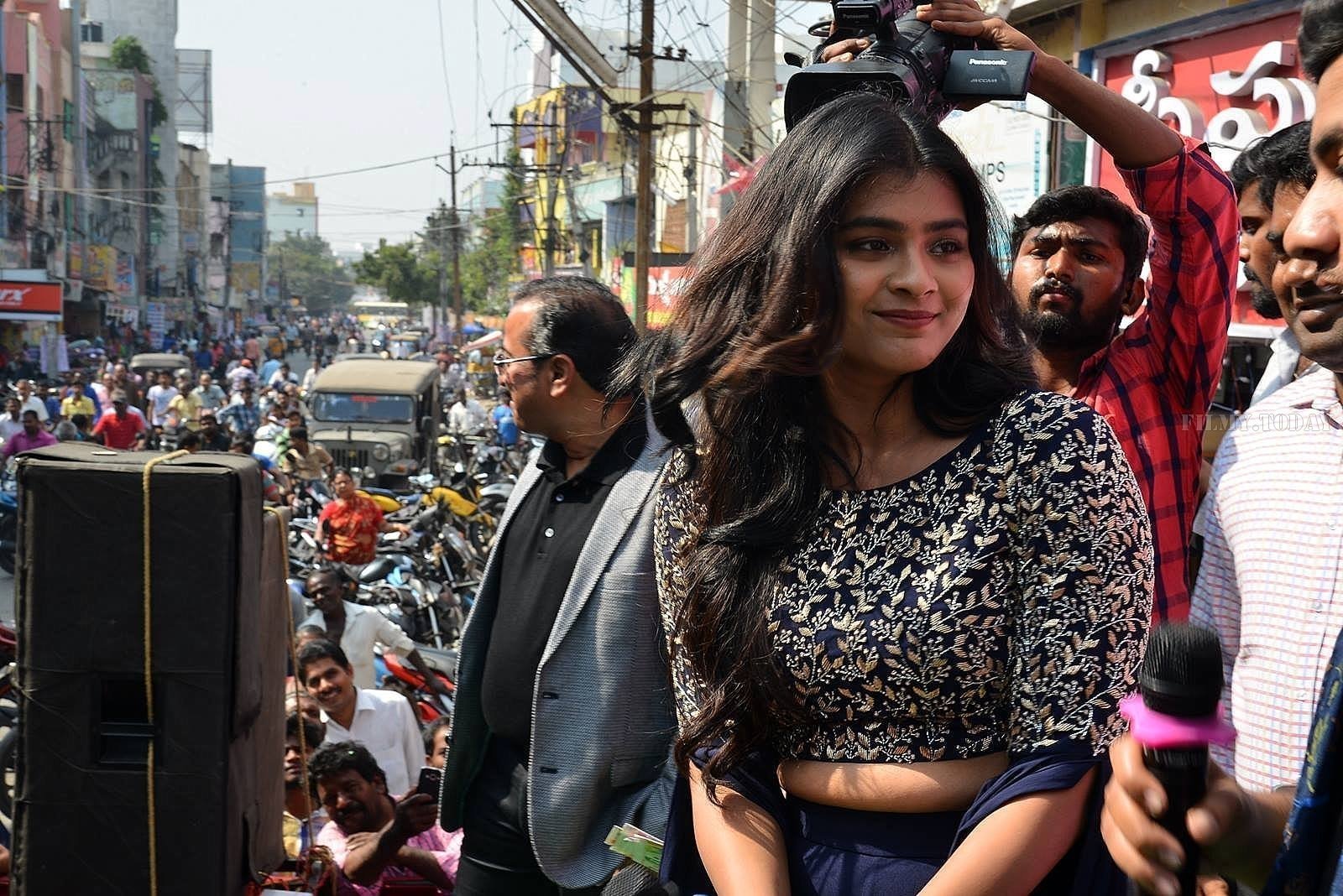 Actress Hebah Patel launches B New Mobile Store at Chirala Photos | Picture 1556564