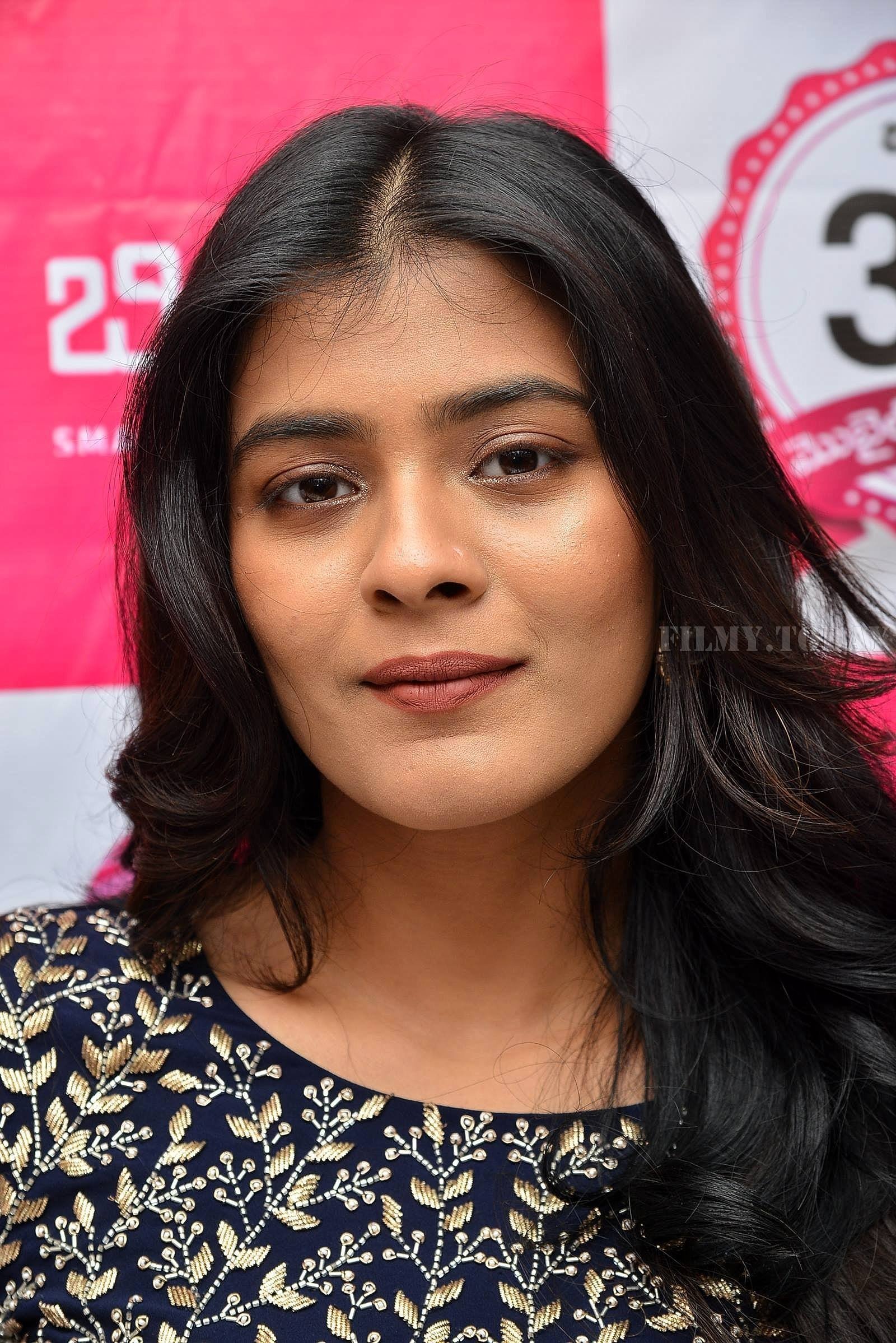 Actress Hebah Patel launches B New Mobile Store at Chirala Photos | Picture 1556581