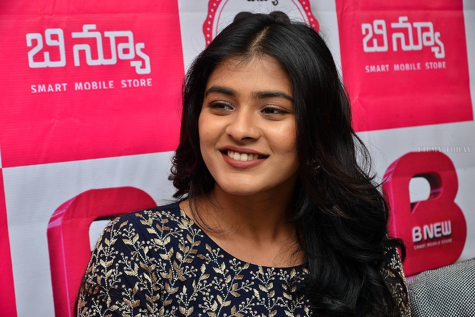 Actress Hebah Patel launches B New Mobile Store at Chirala Photos | Picture 1556585
