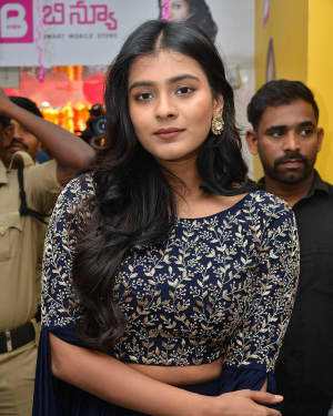 Actress Hebah Patel launches B New Mobile Store at Chirala Photos | Picture 1556584