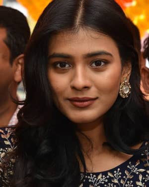 Actress Hebah Patel launches B New Mobile Store at Chirala Photos | Picture 1556553