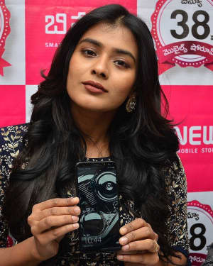 Actress Hebah Patel launches B New Mobile Store at Chirala Photos | Picture 1556554