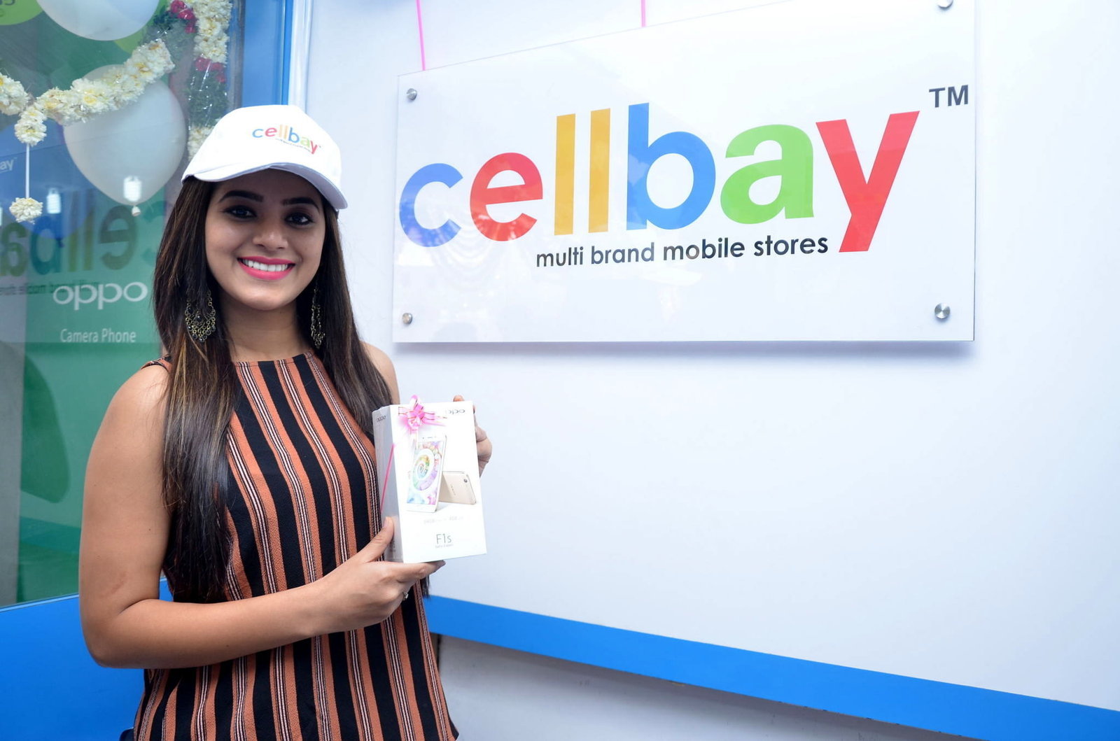 Yamini Bhaskar Launches Cellbay Mobile Store Photos | Picture 1471017