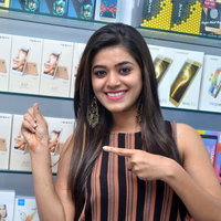Yamini Bhaskar Launches Cellbay Mobile Store Photos