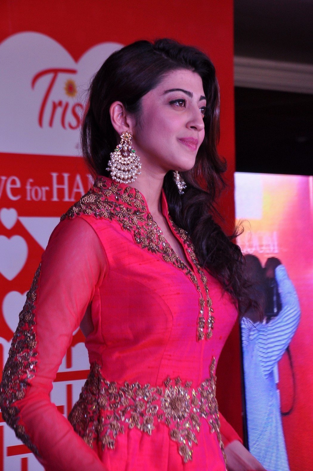 Pranitha at Love For Handloom Fashion Event Photos | Picture 1471732