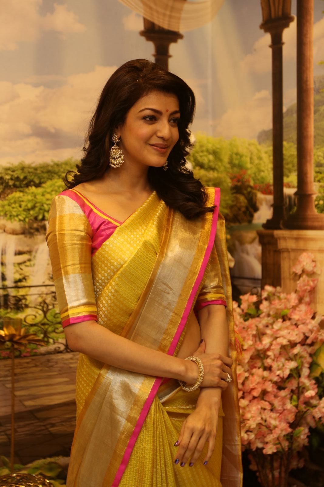 Kajal Agarwal Looking Gorgeous in Saree during Trisha Designer Store Launch Photos | Picture 1472256
