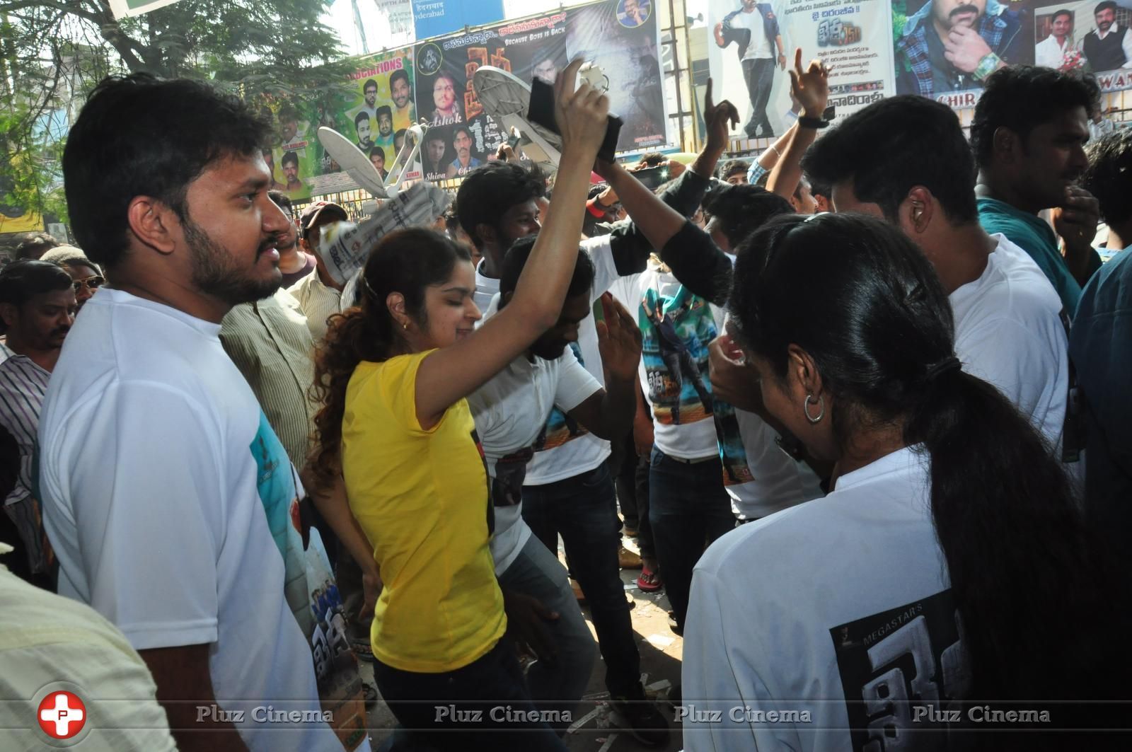 Allu Arjun and Tollywood Celebs in Theater To Watch Khaidi No 150 With Fans Coverage Photos | Picture 1459980