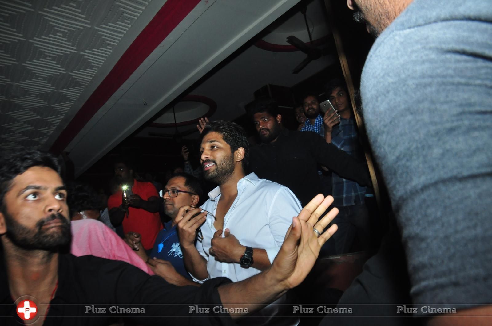 Allu Arjun and Tollywood Celebs in Theater To Watch Khaidi No 150 With Fans Coverage Photos | Picture 1459994