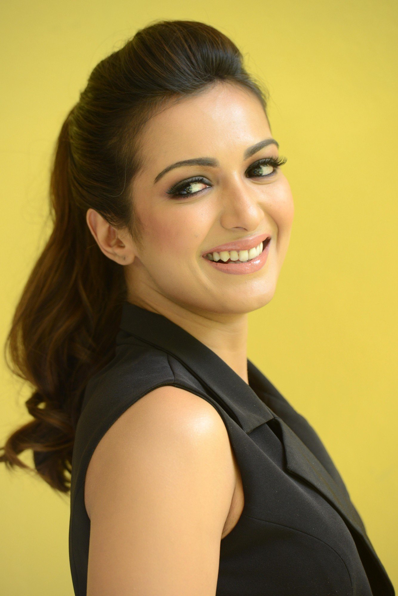 Catherine Tresa Interview About Goutam Nandha Photos | Picture 1519570