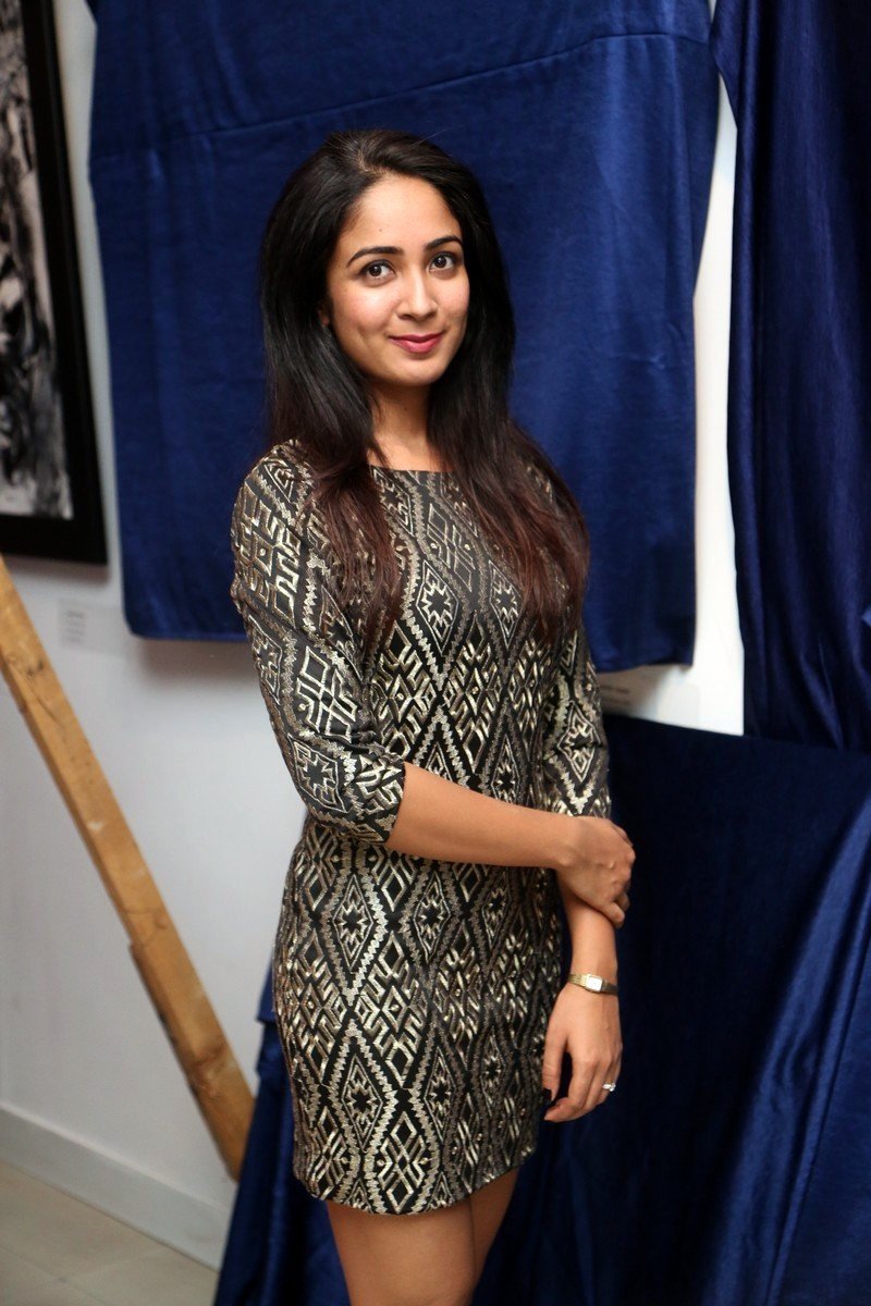 Aditi Chengappa Hot Stills At The launch of Bharat Thakur's Colossal Abstracts | Picture 1480558