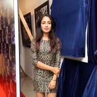 Aditi Chengappa Hot Stills At The launch of Bharat Thakur's Colossal Abstracts | Picture 1480555