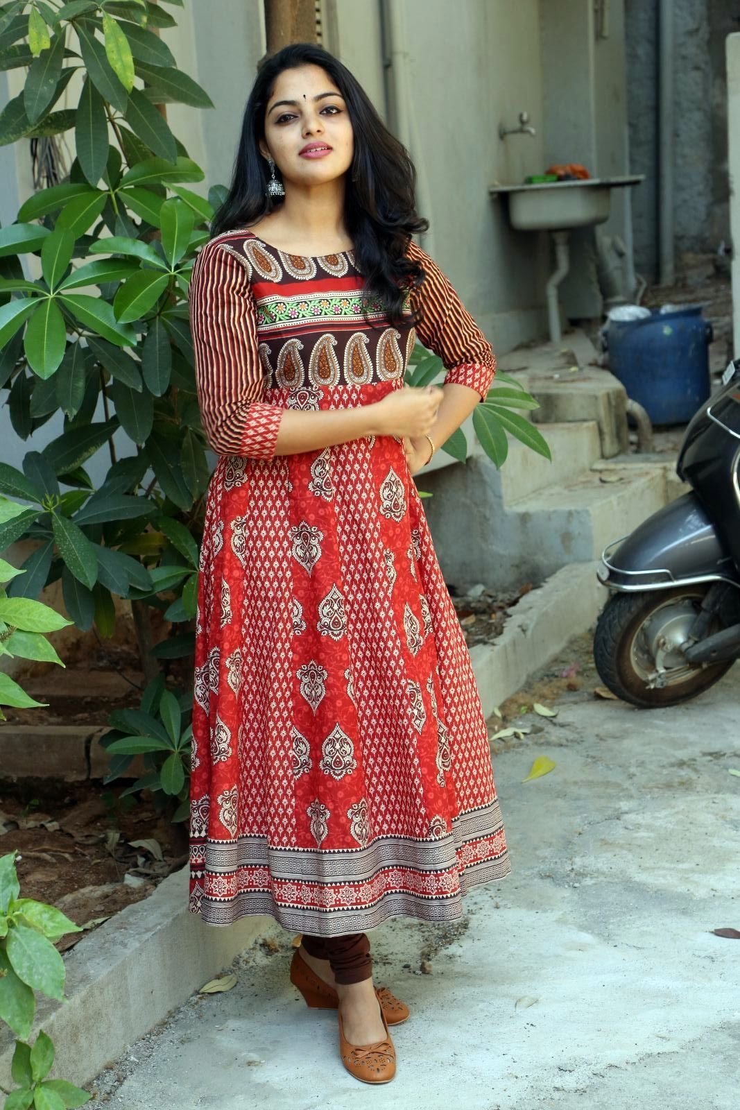 Actress Nikhila Vimal Stills at Meda Meeda Abbayi Movie Launch | Picture 1480932