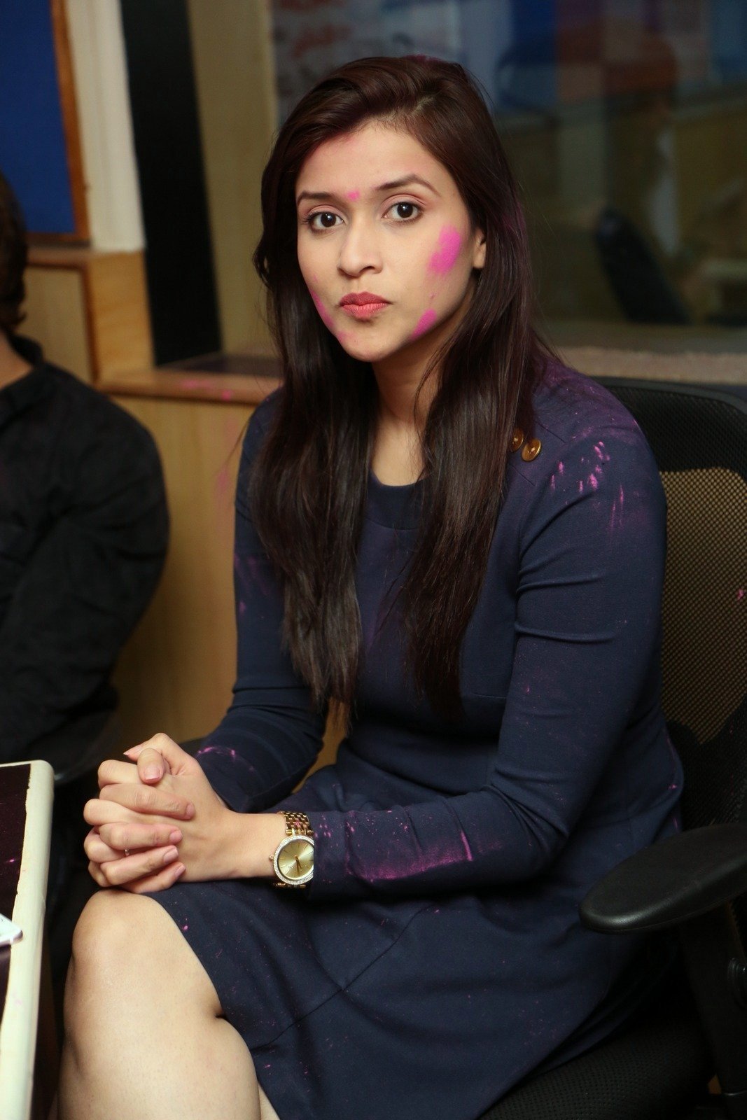 Rogue Heroine Mannara Chopra During Holi Celebration At Radio City Photos | Picture 1481535