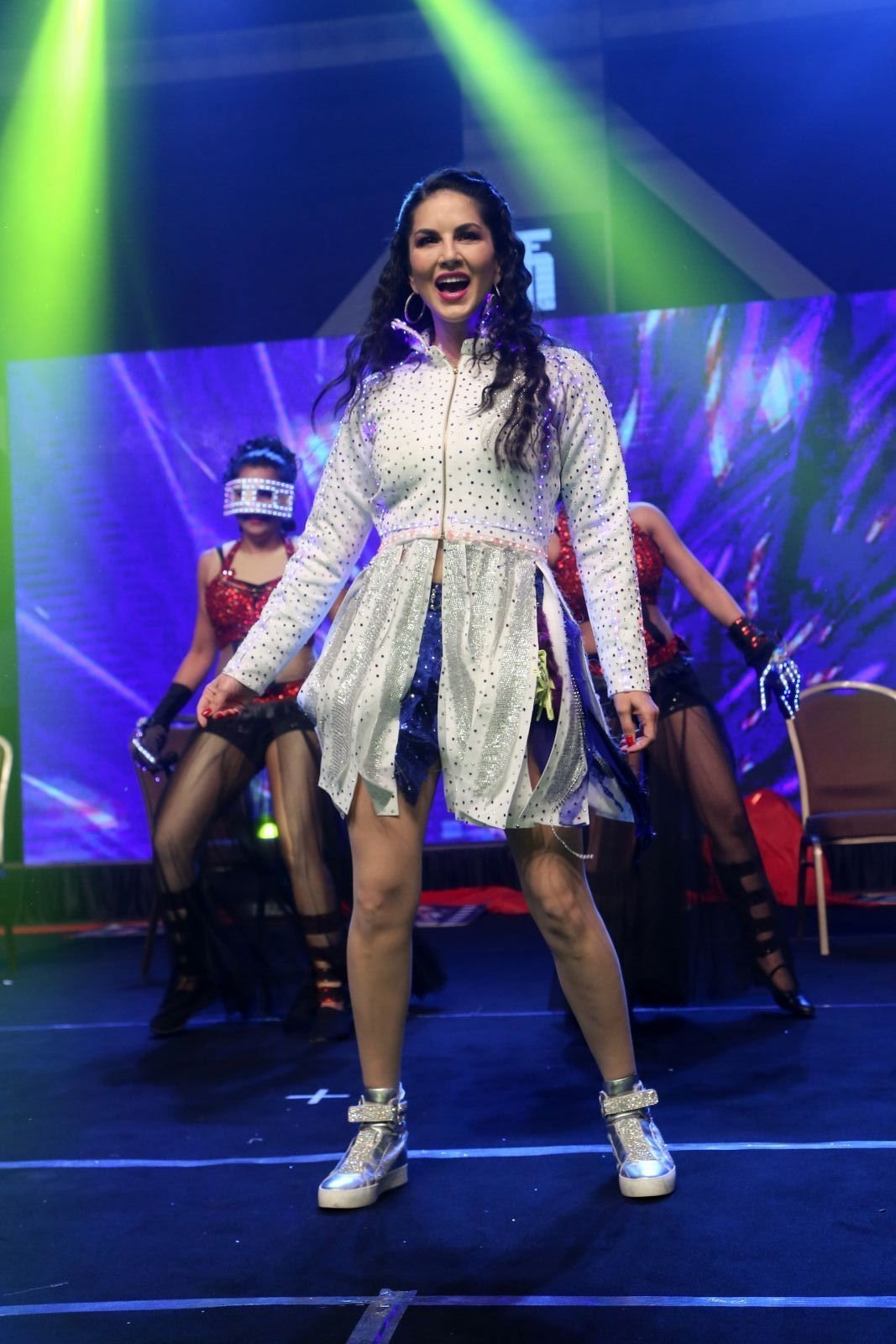 Sunny Leone Performing Hot In Stage At Rogue Audio Release Function Photos | Picture 1482018