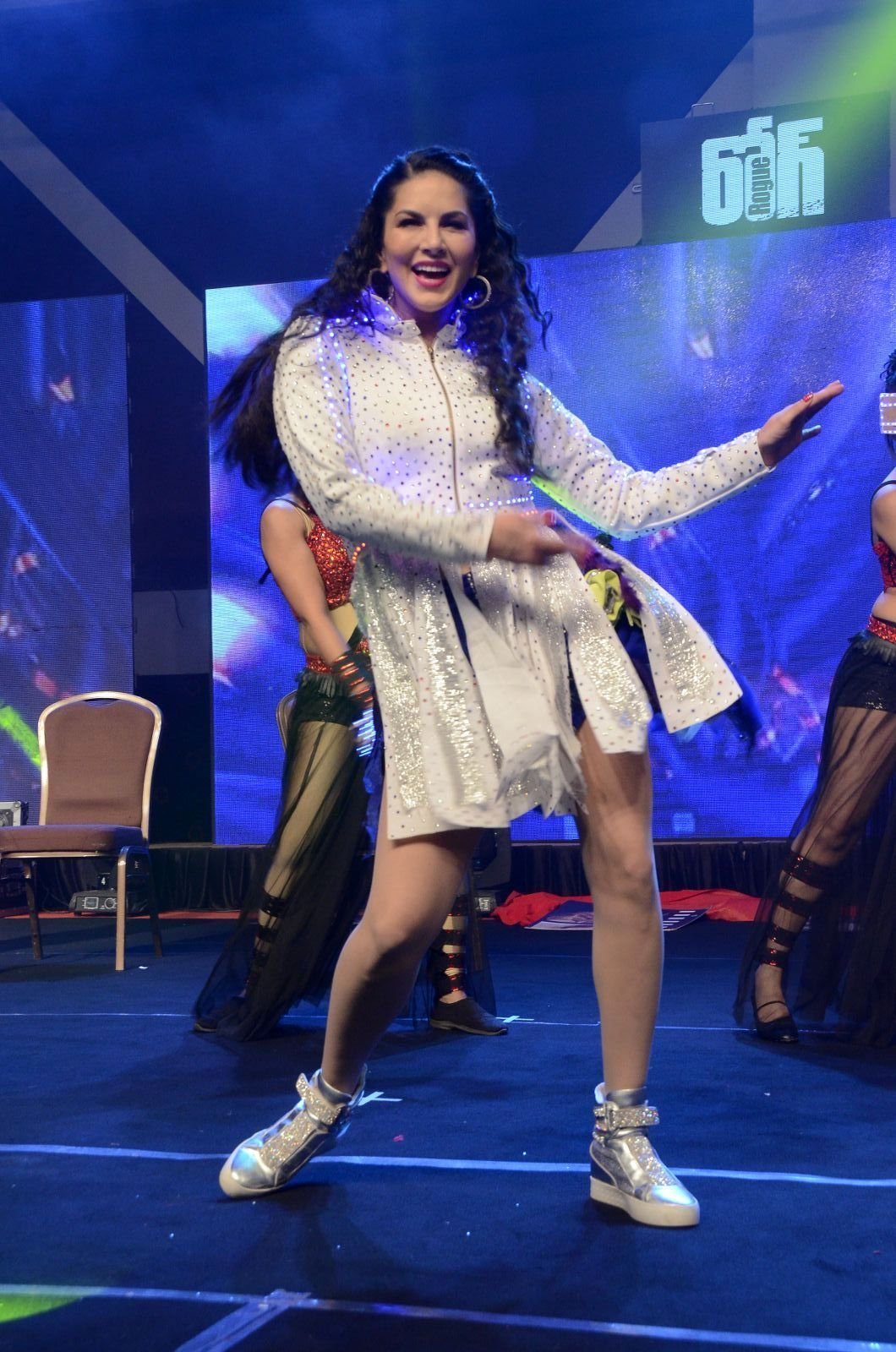 Sunny Leone Performing Hot In Stage At Rogue Audio Release Function Photos | Picture 1482032