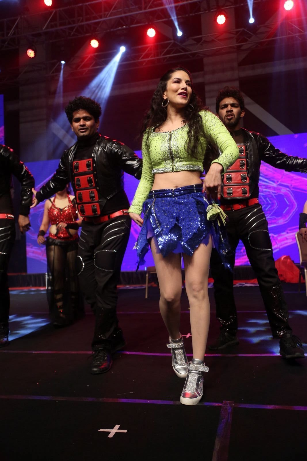 Sunny Leone Performing Hot In Stage At Rogue Audio Release Function Photos | Picture 1482024