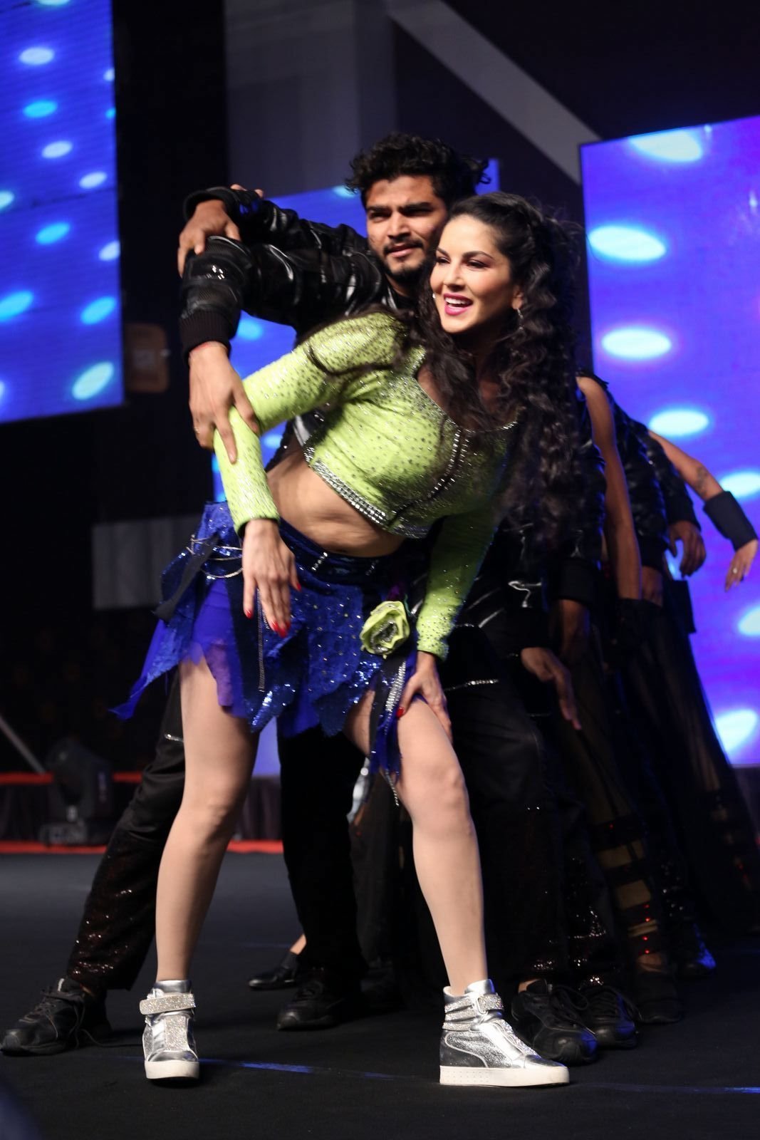 Sunny Leone Performing Hot In Stage At Rogue Audio Release Function Photos | Picture 1481981