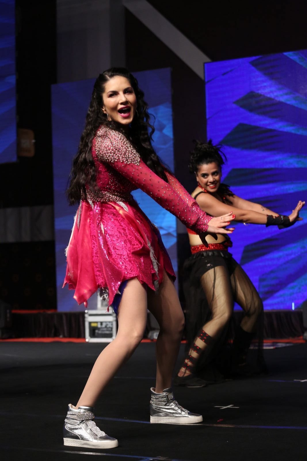 Sunny Leone Performing Hot In Stage At Rogue Audio Release Function Photos | Picture 1482006