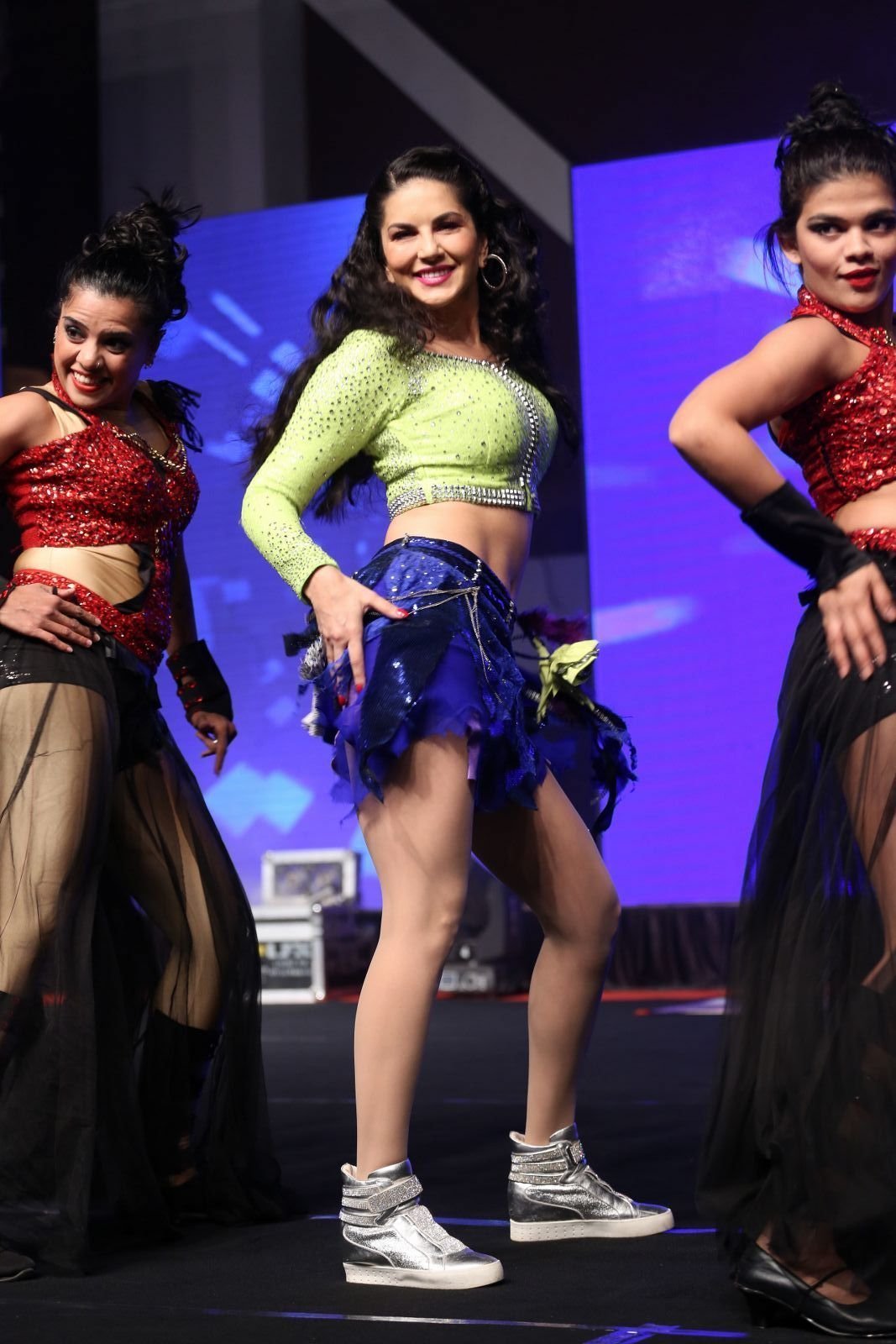 Sunny Leone Performing Hot In Stage At Rogue Audio Release Function Photos | Picture 1481976