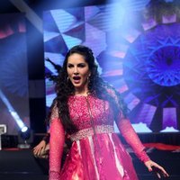 Sunny Leone Performing Hot In Stage At Rogue Audio Release Function Photos | Picture 1482011