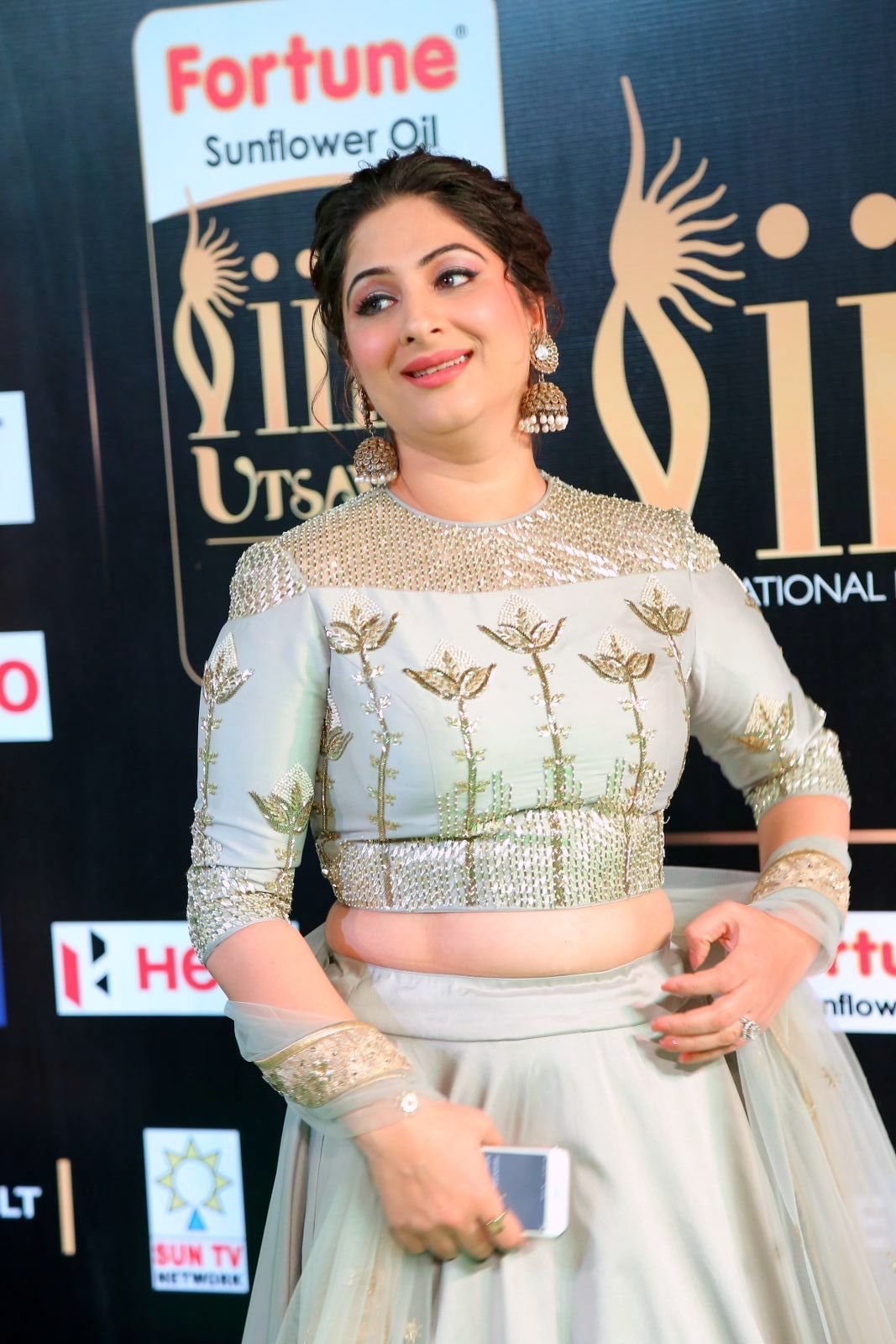Gowri Munjal Hot at TSR TV9 National Film Awards Photos | Picture 1487920