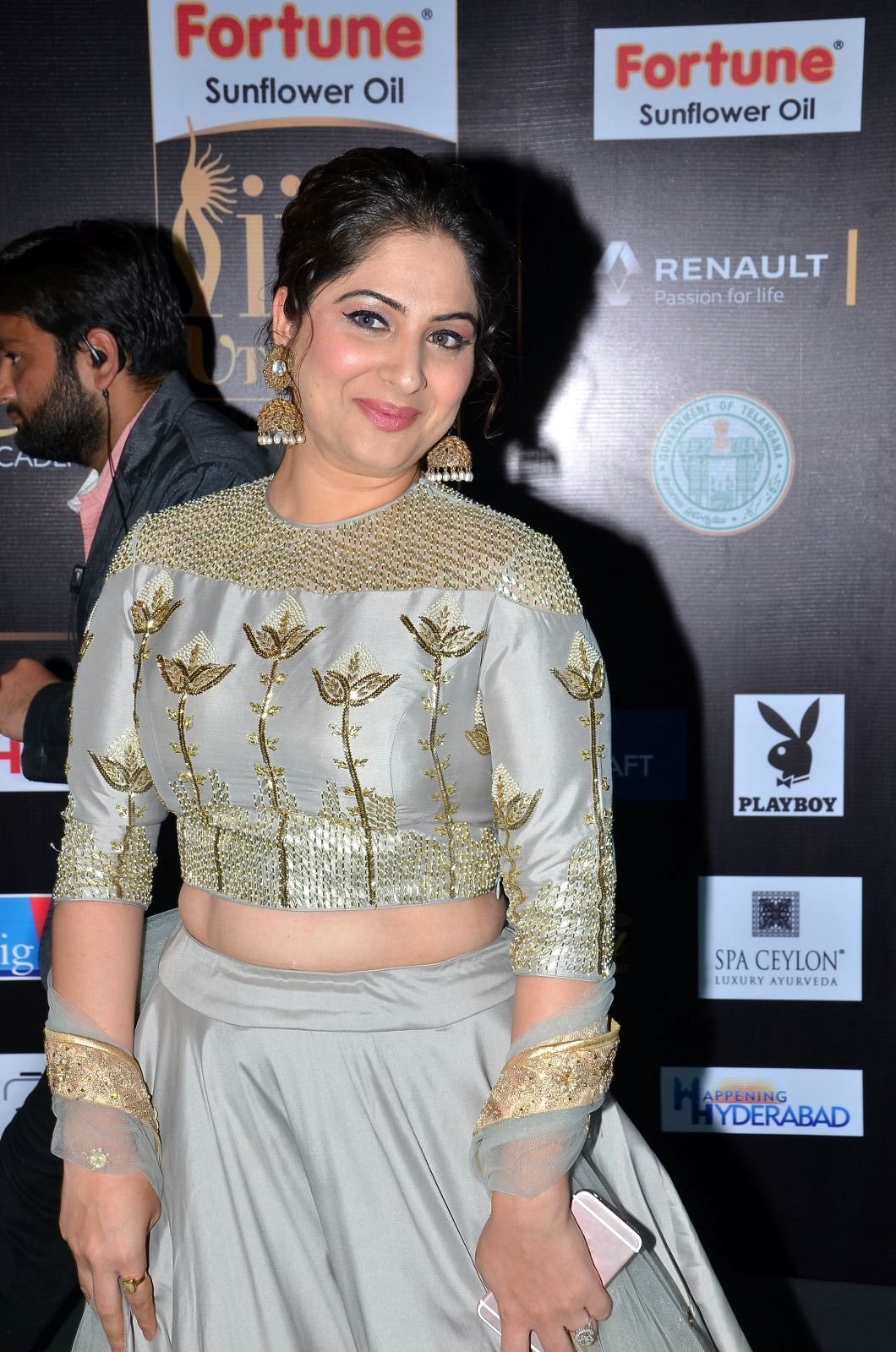 Gowri Munjal Hot at TSR TV9 National Film Awards Photos | Picture 1487899