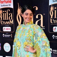 Isha Talwar Hot at IIFA Utsavam Awards 2017 Photos | Picture 1488696