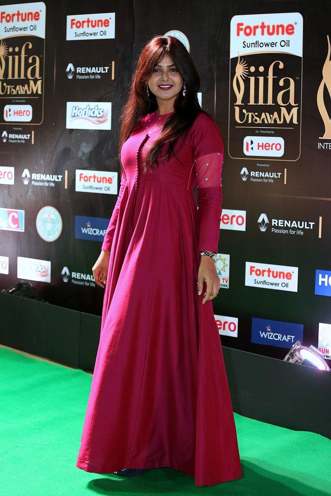 Monal Gajjar at IIFA Utsavam Awards 2017 Photos | Picture 1489094