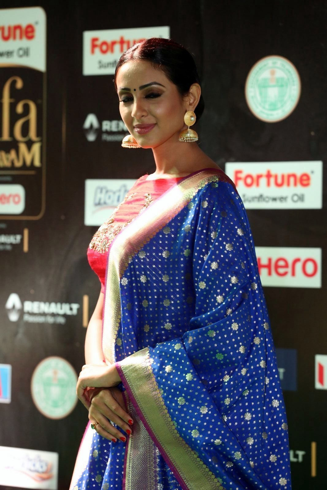 Priya Sri In Saree at IIFA Utsavam Awards 2017 Photos | Picture 1489270