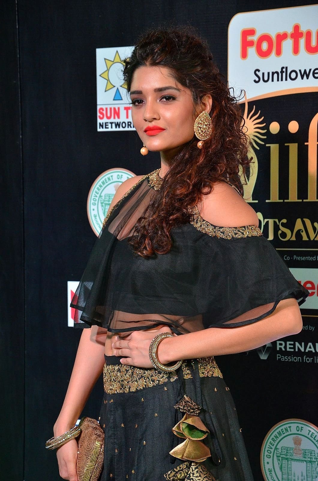 Ritika Singh at IIFA Utsavam Awards 2017 Photos | Picture 1489329