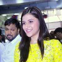 Mannara Chopra during launch of Samsung S8 Smart Mobile Photos | Picture 1496185