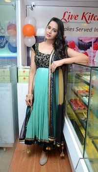 Actress Abha Singhal Latest Photos