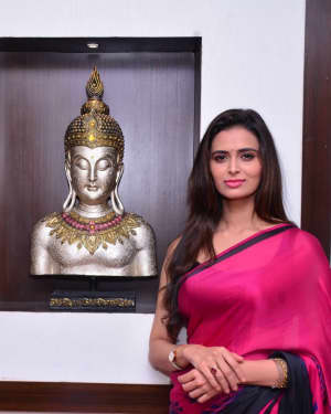 Actress Meenakshi Dixit launches Naturals Salon at Vijayawada  Photos | Picture 1543933