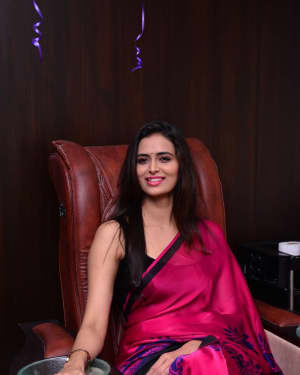 Actress Meenakshi Dixit launches Naturals Salon at Vijayawada  Photos | Picture 1543925