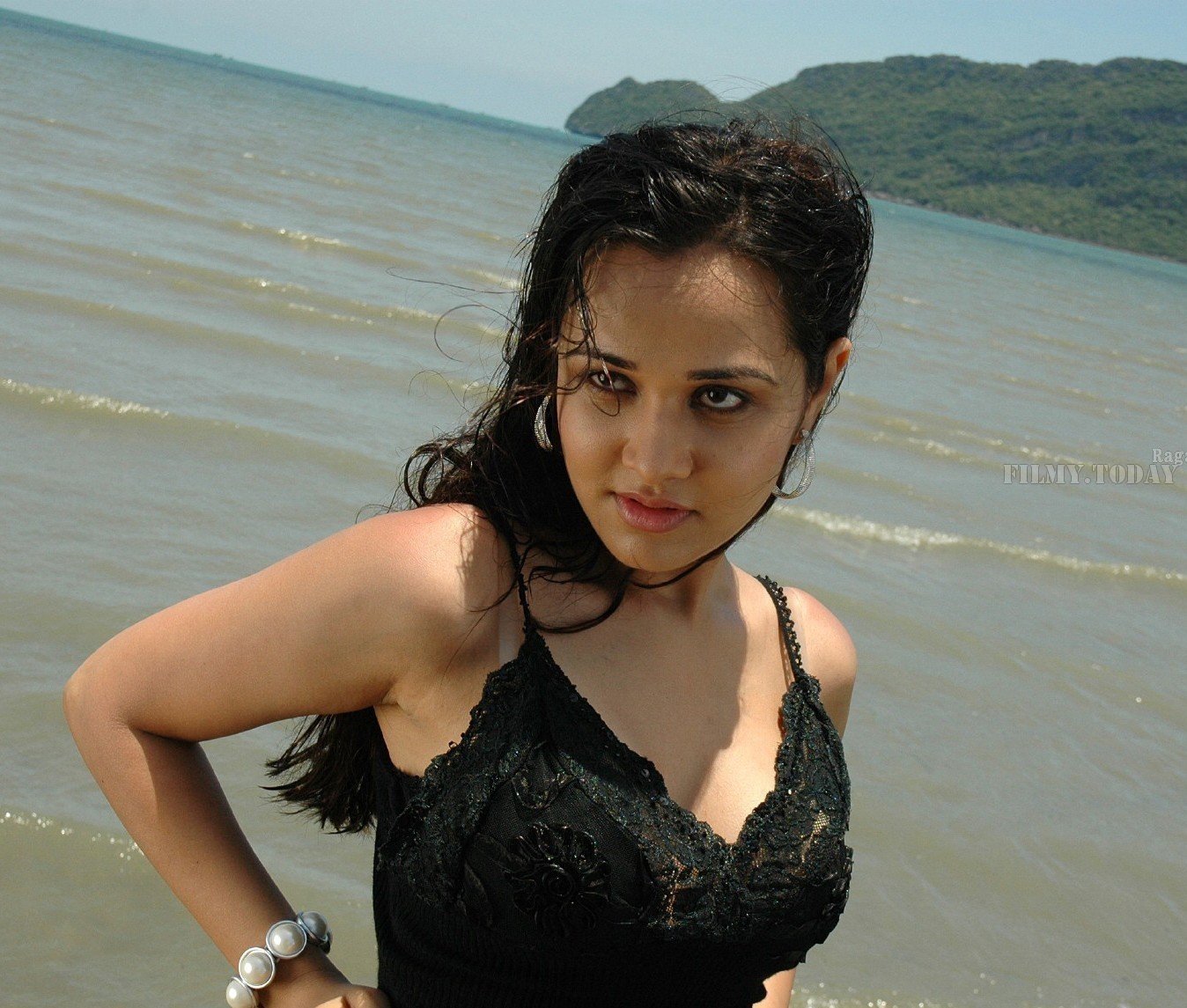 Nisha Kothari Hot Stills In O Ravana Lanka Movie | Picture 1546199