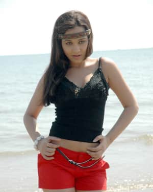 Nisha Kothari Hot Stills In O Ravana Lanka Movie | Picture 1546210